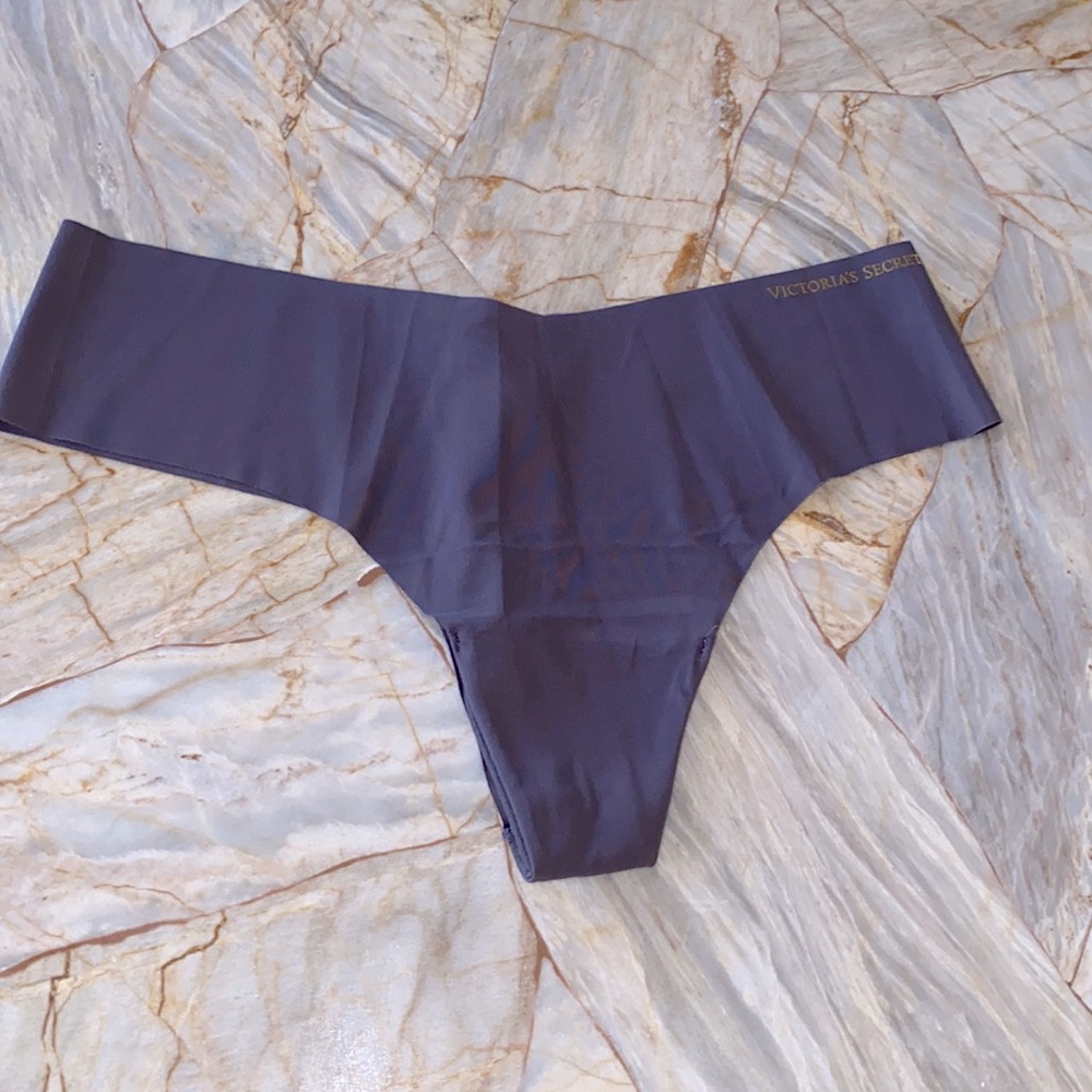 Large Victoria Secret Grey Sexy Illusions No Show Seamless‎ Panty Thong